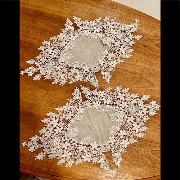 2 TWO beautiful hand made LACE doilies VINTAGE - Picture 13 of 16